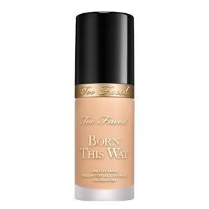 Too faced  Undetectable Medium-To-Full Coverage Foundation-